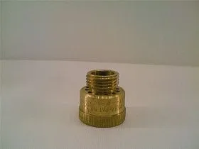 Соединение шланга вакуумного прерывателя WATTS 61877, латунь хромированная, 125 PSI