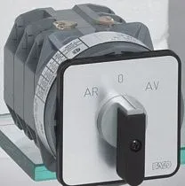 Кулачковый переключатель BACO CONTROLS IZ11GQ7 63А 3-фазный 5 позиций серо-черный