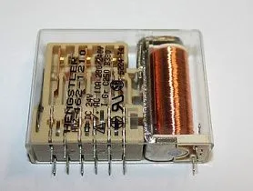 Предохранительное реле HENGSTLER HOZ-462-1333, 12VDC, 230/240VAC, 10A