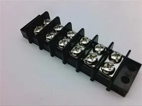 Клеммная колодка барьерная 6-позиционная 2-рядная с монтажными ушками 1546306-6 Buchanan