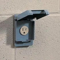 Крышка монтажная для одиночной розетки 15А, серая, вертикальная, влагозащищенная