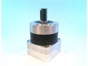 Планетарный редуктор Neugart PLE-120-003 с выходным валом со шпонкой