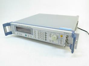 Генератор сигналов/функций/импульсов SML02 от ROHDE & SCHWARZ