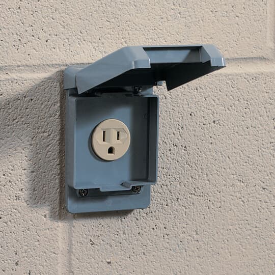 Крышка монтажная для одиночной розетки 15А, серая, вертикальная, влагозащищенная