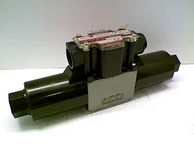 Гидравлический клапан Артикул HD3-3W-BCA-025B-WYD2 от производителя TOYO-OKI