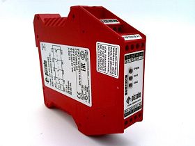 Контроллер безопасности CS AR-04V024 от PIZZATO