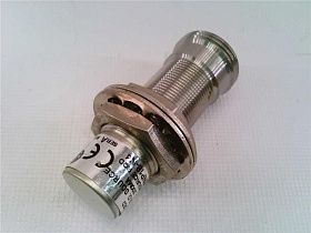 Бесконтактный датчик приближения Allen Bradley 871TM-DH8NP18-N4, PNP, M18, 8мм