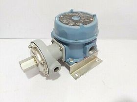 Реле давления UNITED ELECTRIC J120-15646, 480VAC, 15A, -1...1,379 бар