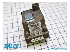 Barksdale Control Products D2T-M18SS