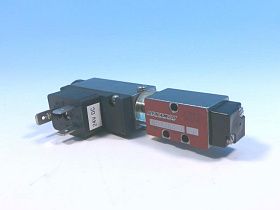 Электромагнитный пневматический клапан DYNAMCO D3336GL0, 24В DC