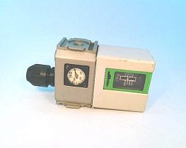 Реле давления Miller Electric P4000-8N, 20-120 PSI, 125-250В AC, 15А