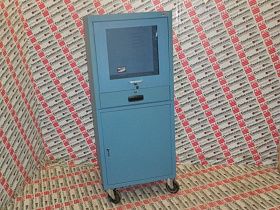 Мобильный компьютерный шкаф с ЖК-дисплеем, синяя сталь