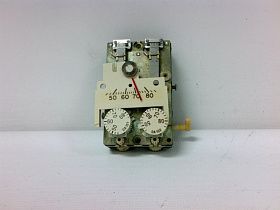 Термостат комнатный двойной SIEMENS POWERS CONTROLS 192-204