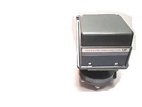 Датчик давления UNITED ELECTRIC J300K-83209750455, 225PSI