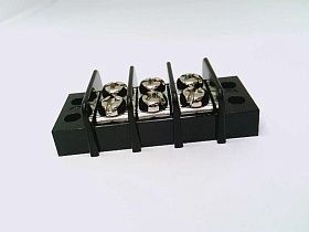 Клеммная колодка барьерного типа TE Connectivity 1546306-3, 3 позиции, 22-12 AWG