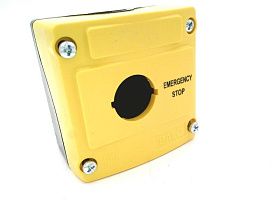 Шкаф панельный BACO CONTROLS LBX0100JB, 22мм, желтый/черный, с маркировкой "Аварийная остановка"