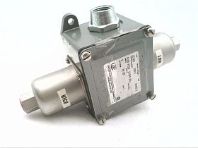 Реле давления UNITED ELECTRIC J21KD-2081C 0-40 PSI 24В DC