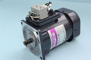 Серводвигатель SPG S9I90GTH-T, 90Вт, 220В AC