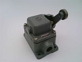 Концевой выключатель Allen Bradley 801-ASC1411 с роликовым рычагом NEMA 4