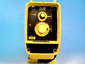 Дозирующий насос AA171-155S производства LMI LIQUID METRONICS