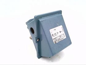 Температурный выключатель UNITED ELECTRIC C402-120, 0-225°F, 15A, 480V AC, 1/2" NPT