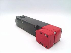 NG 2D1D421A-F31 Предохранительный выключатель от PIZZATO