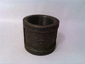 Муфта трубная чугунная черная с резьбой 1-1/2" B&K PRECISION 521-207HC