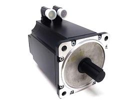 Серводвигатель B&R 8LSA55.E1030D200-3 синхронный трехфазный 3000 об/мин