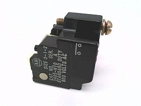 Вспомогательный контакт Allen Bradley 1495-N10, 600В, типоразмер 0-1-2