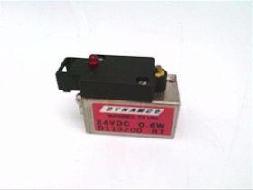 Пневматический клапан трехходовой D113200 DYNAMCO INC, 24В, 0.6Вт, со световым индикатором