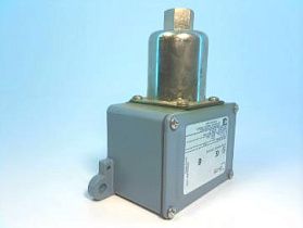 Реле давления UNITED ELECTRIC J6-136, 0-50 WC, 277В AC, 15A, NPT 1/4"