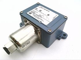 Реле давления United Electric J6D-156-9573, 0-100 PSI, 15A, 125/250 VAC