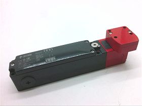 NG 2D1D411A-F31 Предохранительный выключатель от PIZZATO