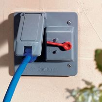 Крышка распределительной коробки CARLON E9G2DSN-CAR серая, 2 гнезда, влагозащищенная