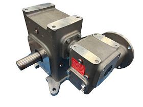 Редуктор червячный SPRAFD2330005CXMPP, передаточное число 3000:1, со шпоночным валом