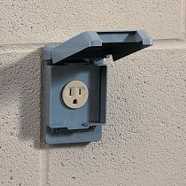 Крышка монтажная для одиночной розетки 15А, серая, вертикальная, влагозащищенная