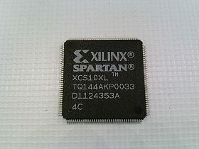 Логическая микросхема XCS10XL-4TQ144C от XILINX