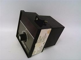 Контроллер температуры UNITED ELECTRIC D931X005, диапазон 100-1000°F, выход 10A/115В-5A/230В