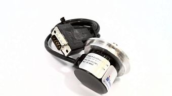 Энкодер DYNAPAR E142540X271X20 инкрементальный, 2540 имп/об, вал 1/4", 12В DC, экранированный