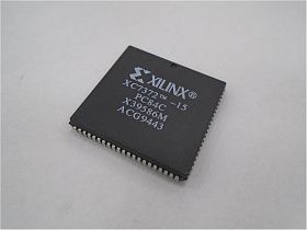 Интегральная микросхема XC7372-15 от XILINX