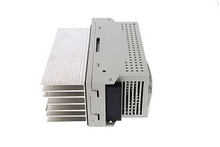 Сервопривод KUKA KDS1-32, 2-фазный вход 15.7/19.6A, 3-фазный выход 12.8/16.0A