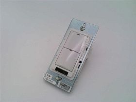 Цифровой двухкнопочный инфракрасный выключатель LMSW-102-W белый